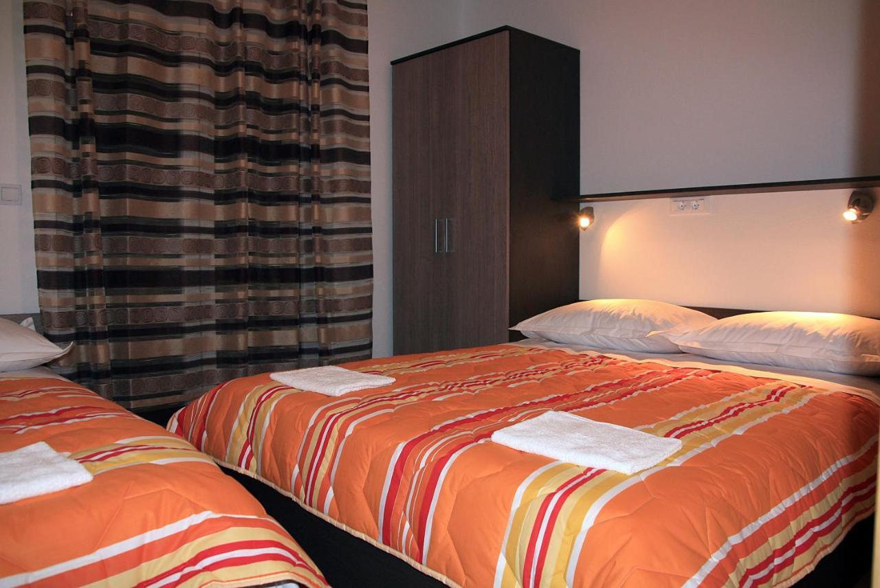 Apartments And Rooms By The Sea Tucepi, Makarska - 6058 Exterior foto