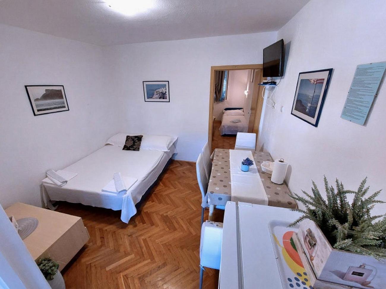 Apartments And Rooms By The Sea Tucepi, Makarska - 6058 Exterior foto
