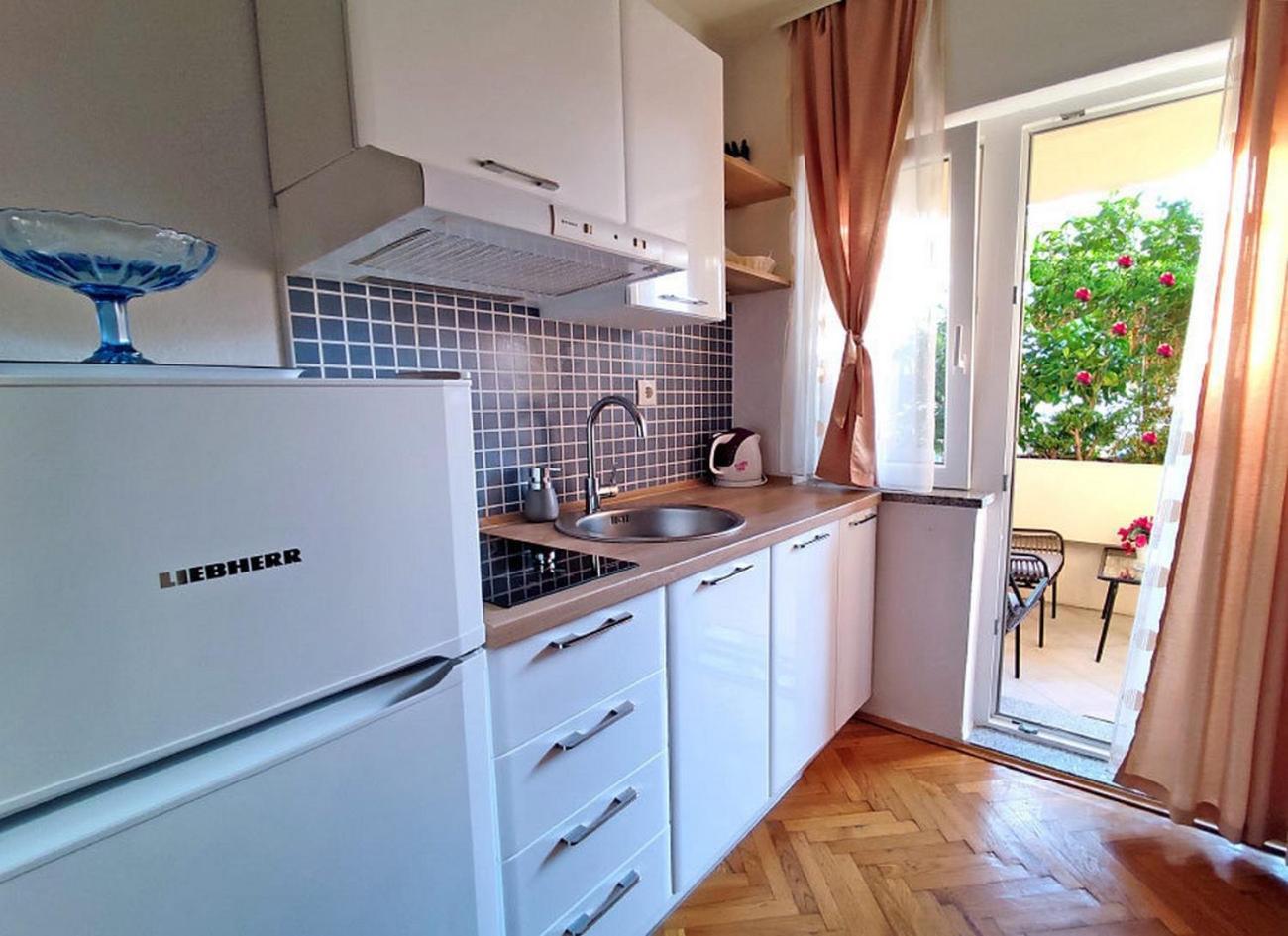 Apartments And Rooms By The Sea Tucepi, Makarska - 6058 Exterior foto